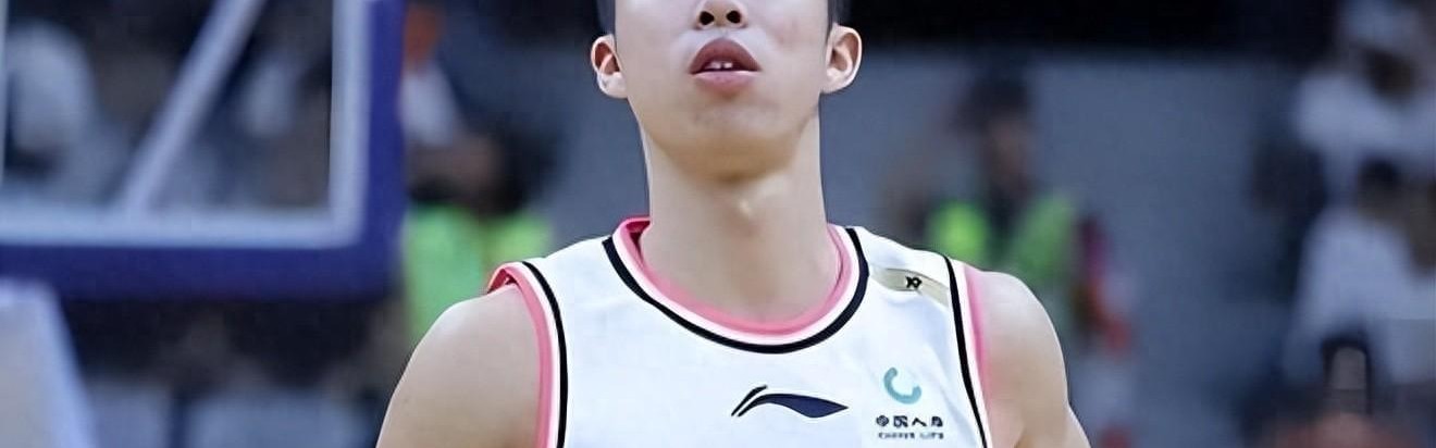 乐鱼体育app下载-26岁就选择退役！广东宏远小将转型为教练，辅佐杜锋