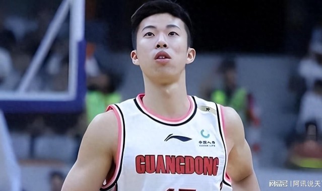 乐鱼体育app下载-26岁就选择退役！广东宏远小将转型为教练，辅佐杜锋