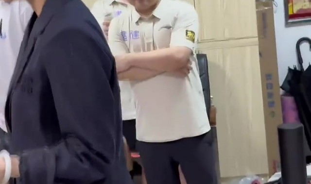 乐鱼体育官方网站-双杀广东！福建执行董事伍佰兰表扬全队 皮特森比手势要3倍赢球奖